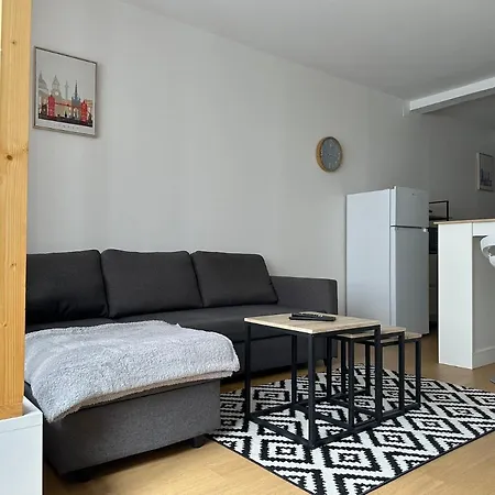 Apartmán ღ Hubble • Au Coeur De Saintes, Spacieux & Wifi Saintes
