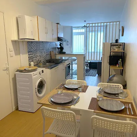 Apartmán ღ Hubble • Au Coeur De Saintes, Spacieux & Wifi Saintes
