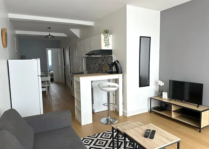 ღ Hubble • Au Coeur De Saintes, Spacieux & Wifi Appartement Saintes
